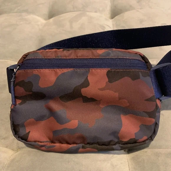 NWOT Lululemon Everywhere Belt Bag Heritage 365 Camo Smoky Red Night Sea… - Picture 3 of 8